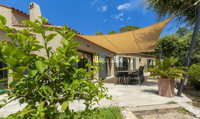 Propriété - 258 m² - 8 pièces