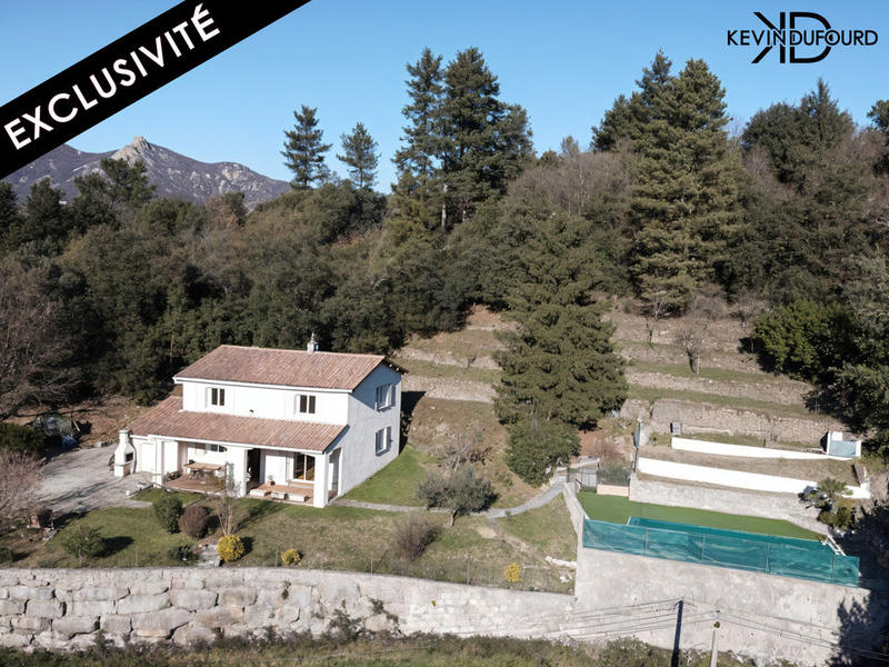 Maison - 135 m² - 7 pièces