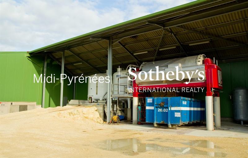 Maison - 427 m² - 15 pièces