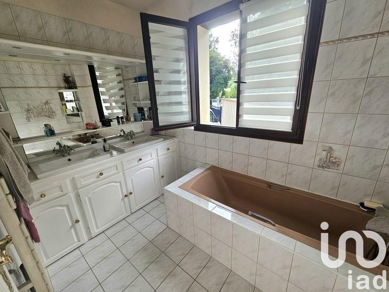 Maison - 178 m² - 10 pièces