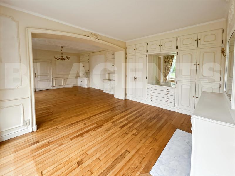 Maison - 336 m² - 10 pièces