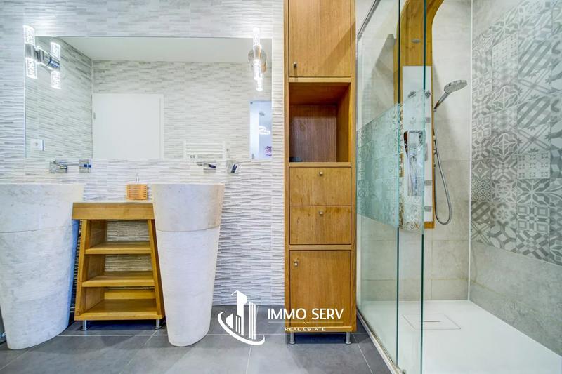 Appartement - 81 m² - 5 pièces