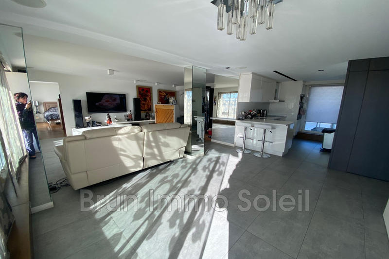 Appartement - 97 m² - 3 pièces