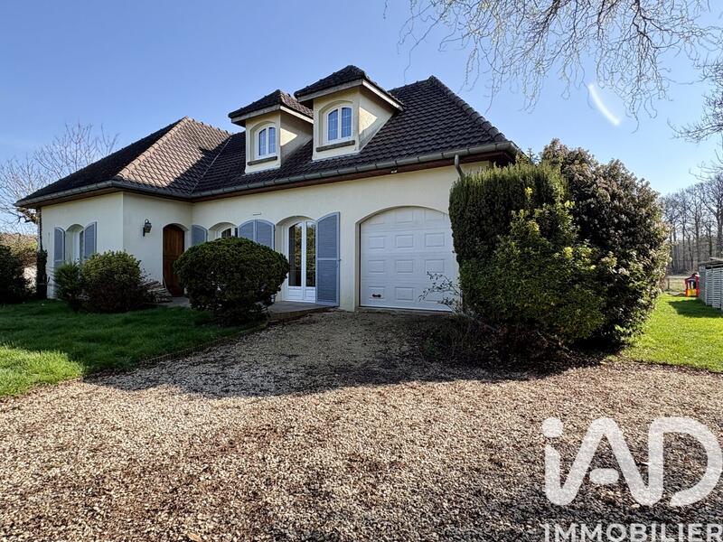 Maison - 140 m² - 9 pièces