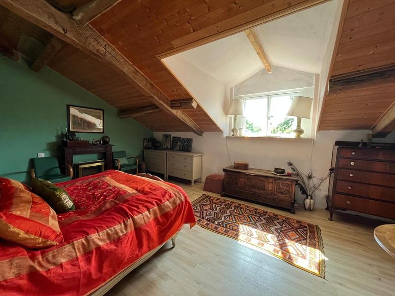 Maison - 240 m² - 9 pièces