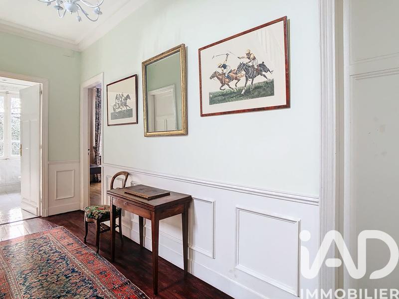 Maison - 260 m² - 10 pièces