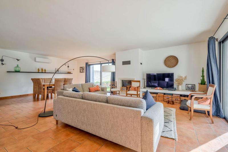 Mas - 230 m² - 6 pièces