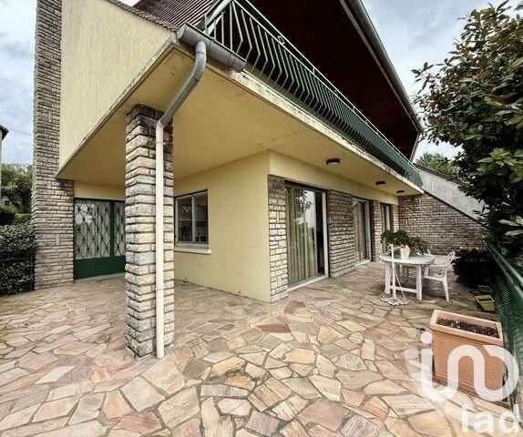 Maison - 215 m² - 10 pièces