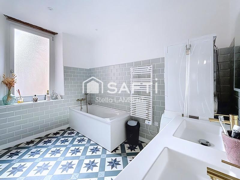 Maison - 98 m² - 5 pièces