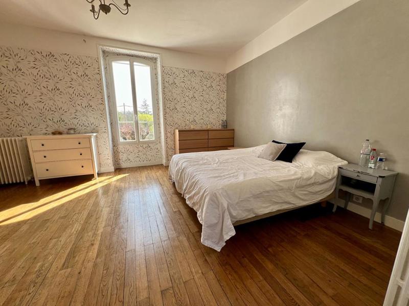 Demeure - 274 m² - 11 pièces