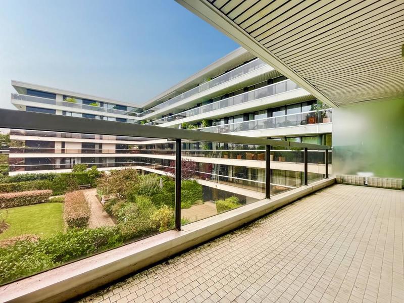 Appartement - 98 m² - 4 pièces