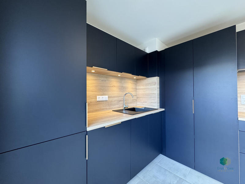 Appartement - 80 m² - 3 pièces