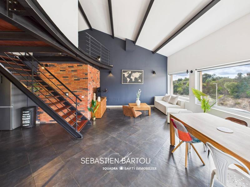 Appartement - 100 m² - 4 pièces