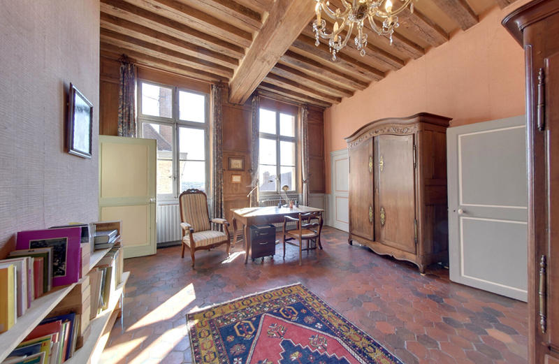 Maison - 280 m² - 12 pièces