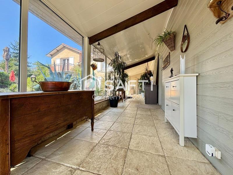 Maison - 260 m² - 7 pièces