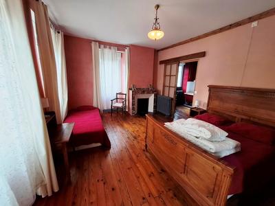 Maison - 203 m² - 6 pièces