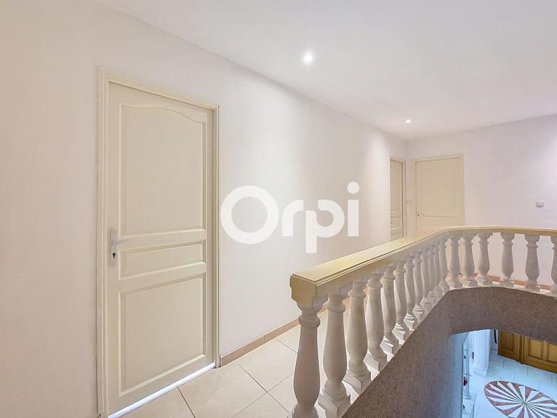 Maison - 200 m² - 7 pièces