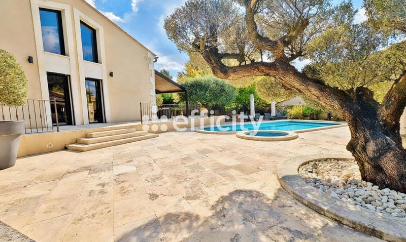 Villa - 300 m² - 7 pièces