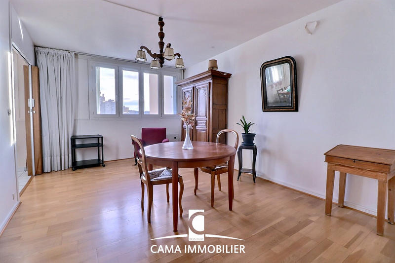 Appartement - 95 m² - 5 pièces