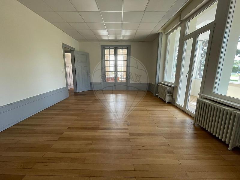 Bureau - 240 m² - 7 pièces