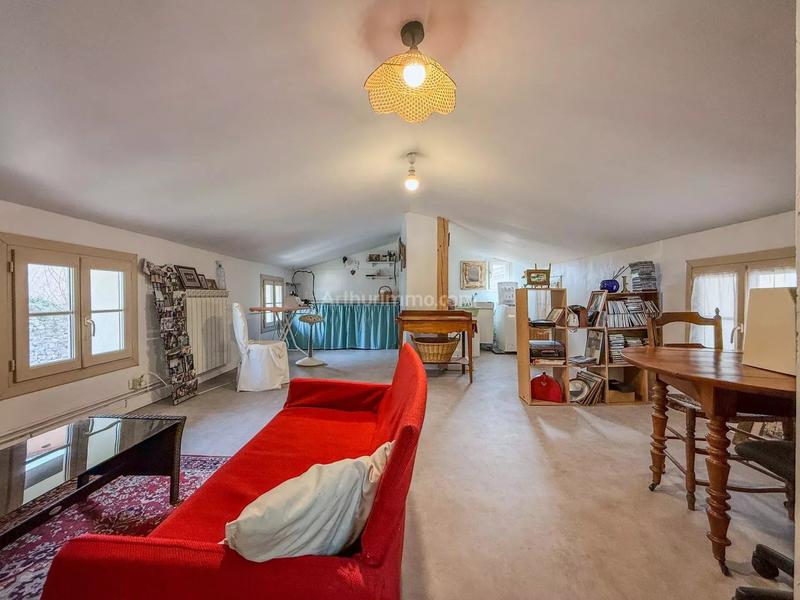 Maison - 257 m² - 9 pièces