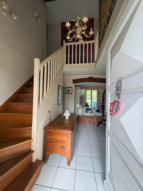 Pavillon - 223 m² - 9 pièces