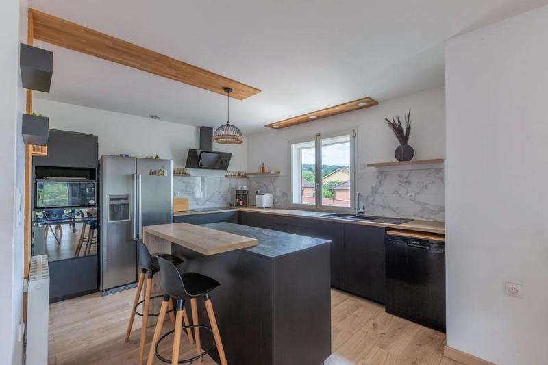 Maison - 165 m² - 8 pièces