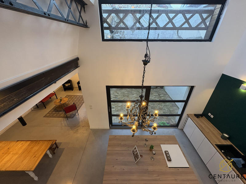Loft - 117 m² - 5 pièces
