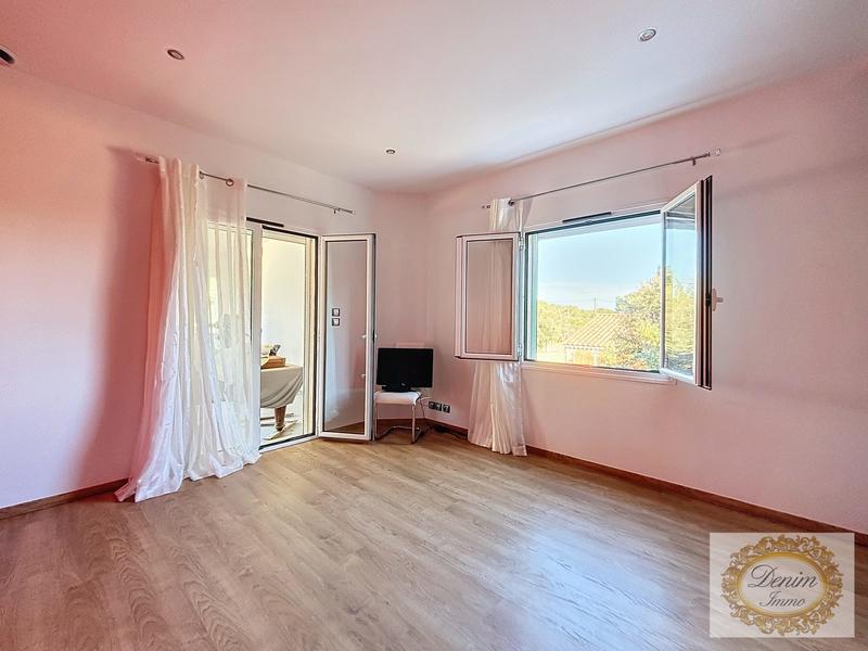 Villa - 180 m² - 6 pièces