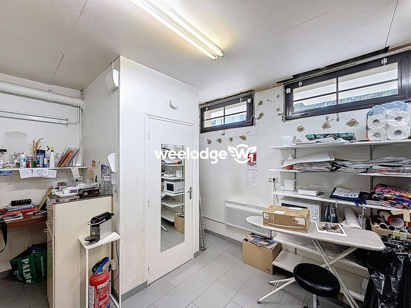 Fonds de commerce - Magasins - 84 m²