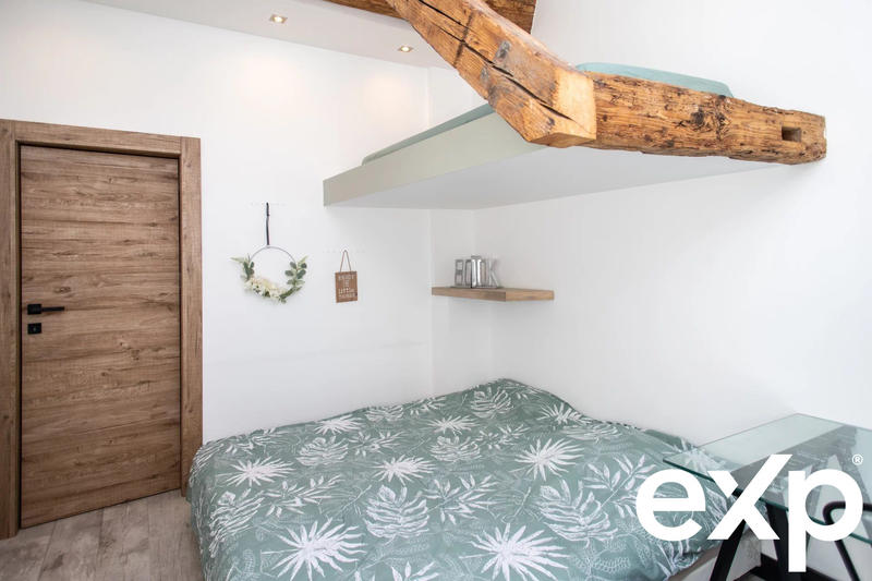 Loft - 143 m² - 5 pièces