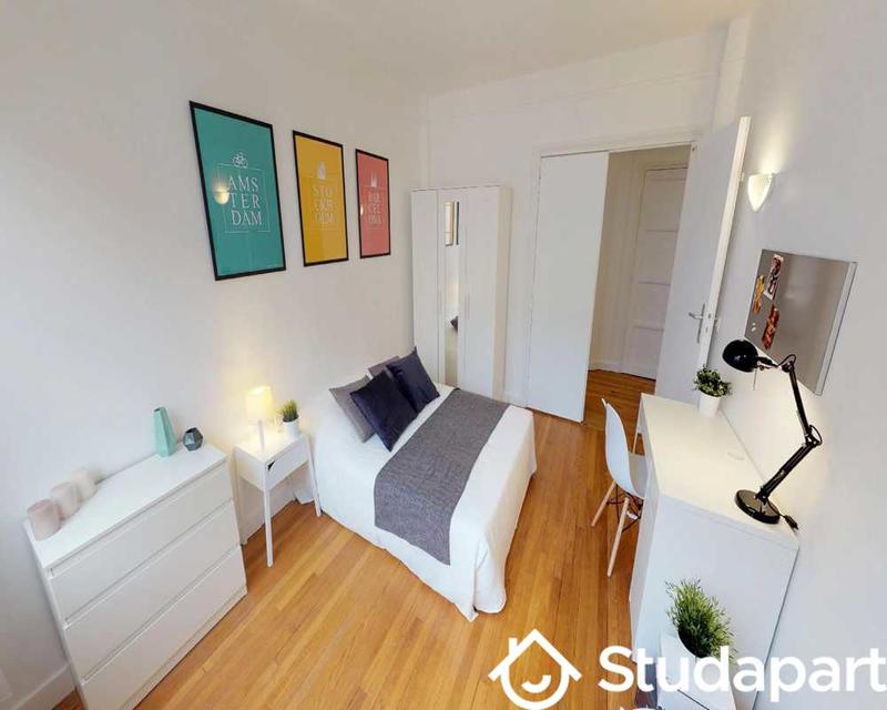 Chambre - 90 m² - 1 pièce
