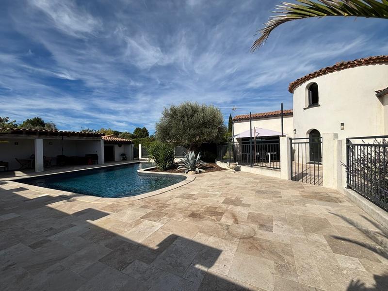 Villa - 160 m² - 4 pièces