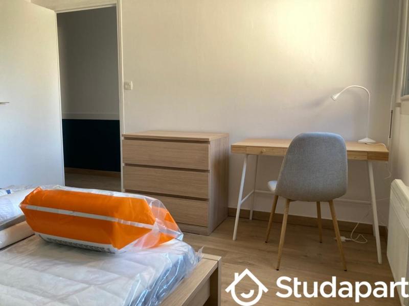 Chambre - 11 m² - 1 pièce