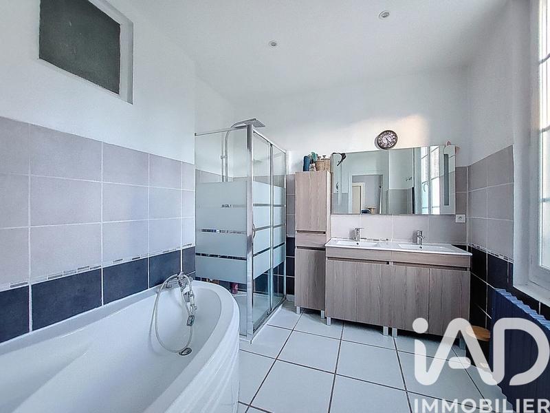 Maison - 296 m² - 10 pièces