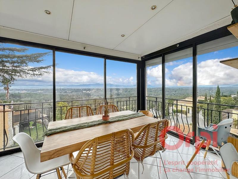 Maison - 146 m² - 8 pièces