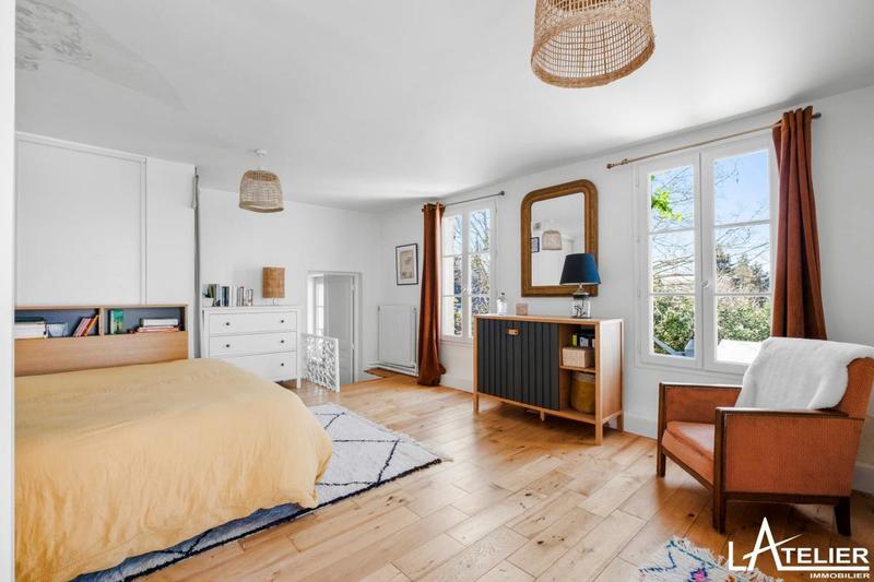 Maison - 258 m² - 10 pièces