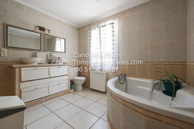 Villa - 152 m² - 6 pièces