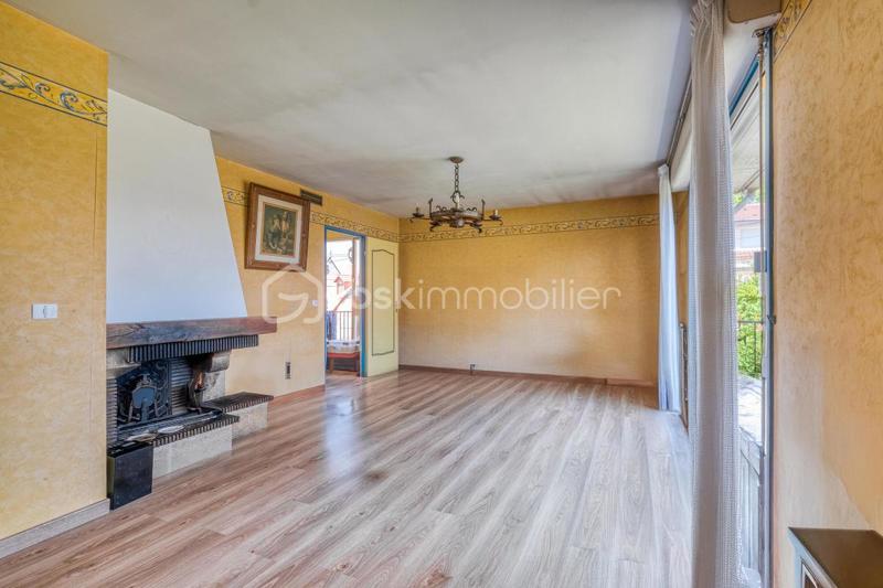 Maison traditionnelle - 81 m² - 4 pièces