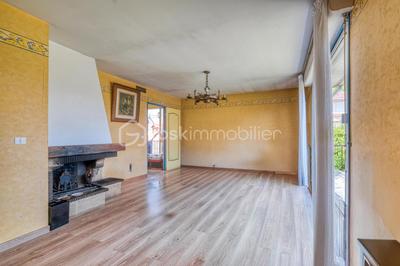 Maison traditionnelle - 81 m² - 4 pièces