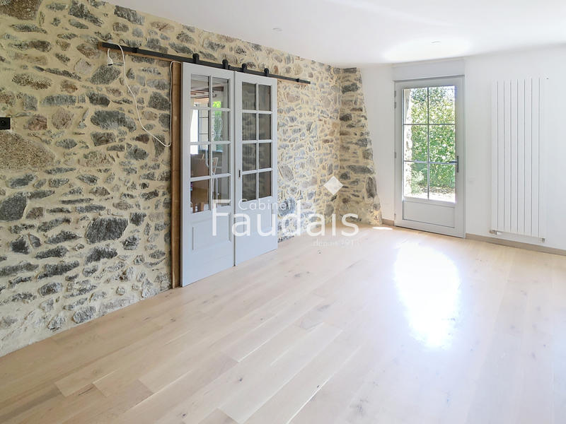 Maison - 174 m² - 9 pièces