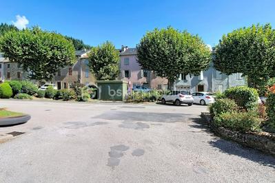 Maison - 190 m² - 11 pièces