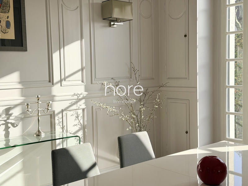 Maison - 290 m² - 9 pièces