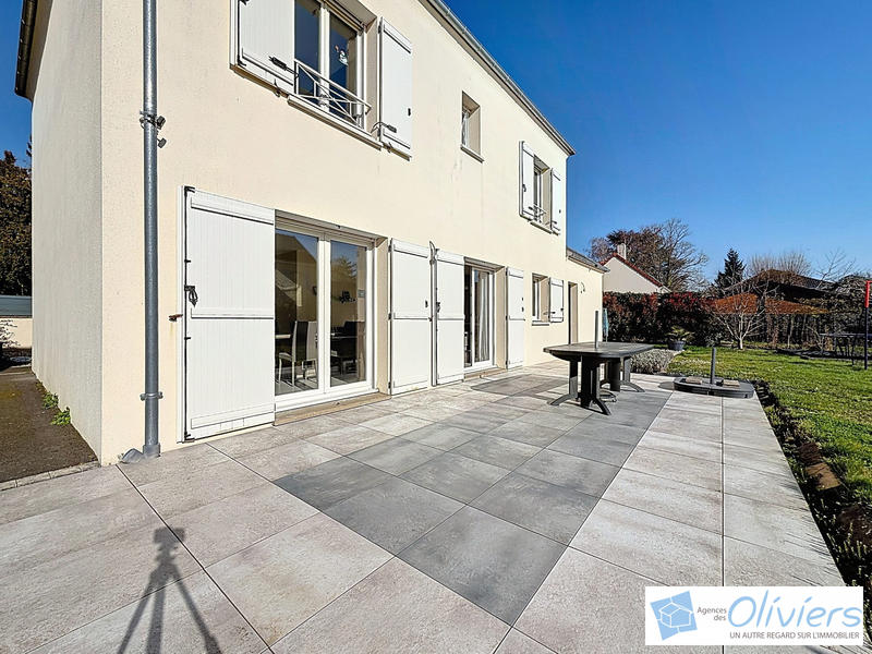 Maison - 140 m² - 6 pièces