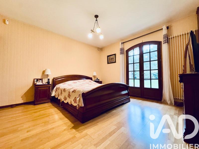 Maison - 410 m² - 12 pièces