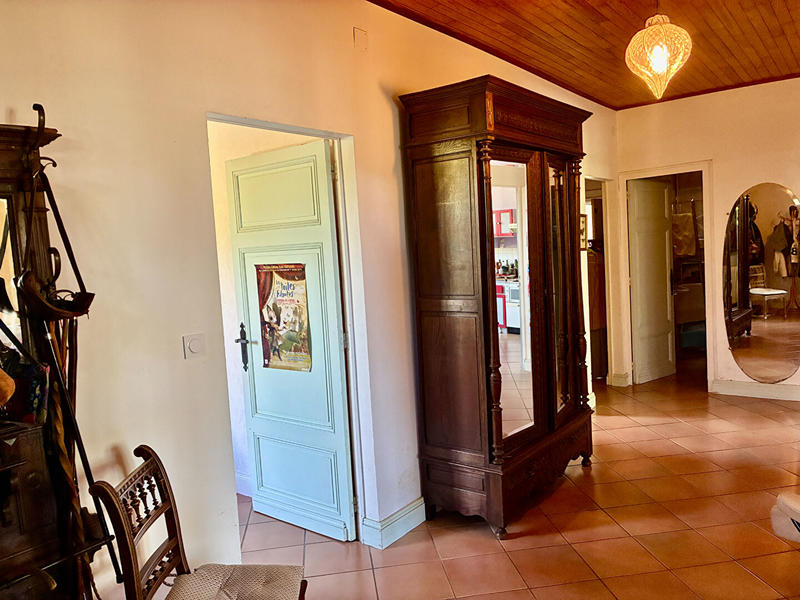 Maison - 218 m² - 6 pièces