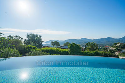 Maison - 201 m² - 9 pièces