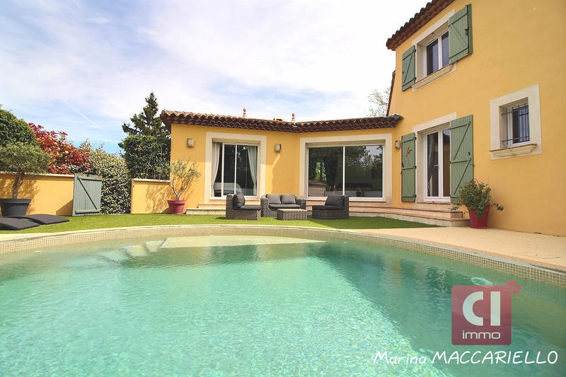 Maison - 175 m² - 6 pièces