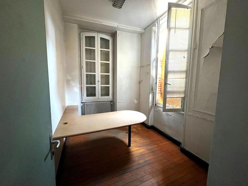 Maison - 260 m² - 12 pièces