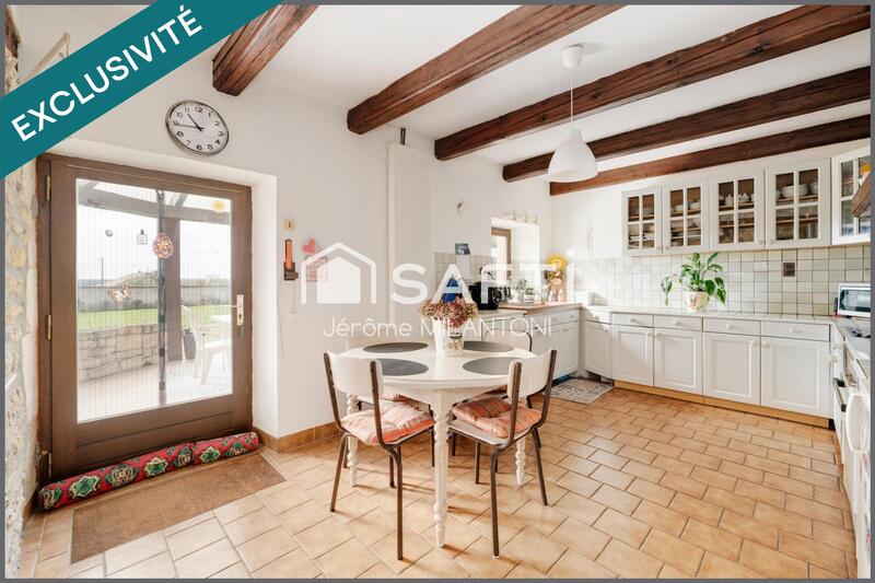 Maison - 230 m² - 6 pièces